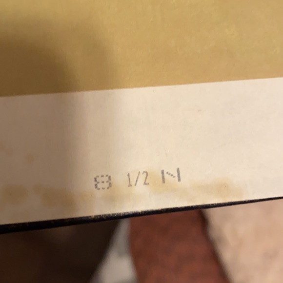 Stuart Weitzman mid heel. Sz 8 1/2. - Picture 11 of 11